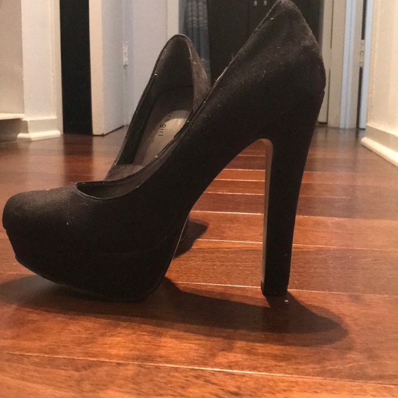 High heels - Picture 3 of 3